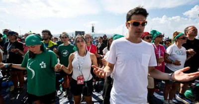 Nhiều người trẻ Anh đang trở lại với tôn giáo