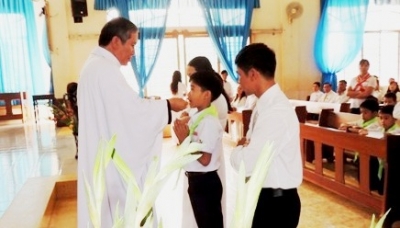 60 em xưng tội rước lễ lần đầu