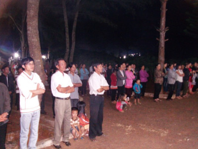 Thánh Lễ Đêm Cầu Cho Các Linh Hồn Tại Nghĩa Trang