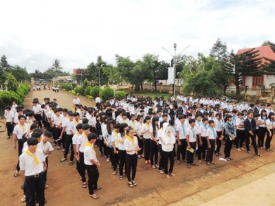 Phát học bổng và thiếu nhi thi giáo lý kết thúc học kỳ