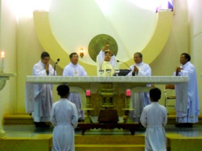 Giáo xứ Thổ Hoàng- Thánh lễ tạ ơn của tân Linh mục.