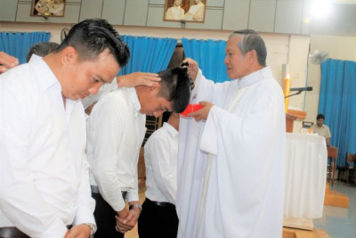 Thánh lễ Rửa tội Tân tòng