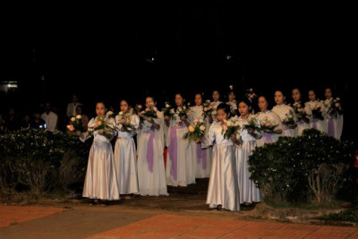  Giờ kinh kính Mẹ Mân Côi