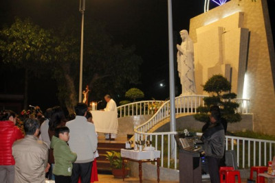 Thánh lễ mừng Đức Maria Vô Nhiễm Nguyên Tội