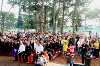 Thánh lễ cầu cho Các Đẳng Linh Hồn tại nghĩa trang