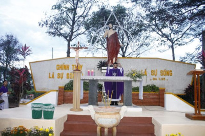 Thánh lễ cầu cho các linh hồn tại Nghĩa trang