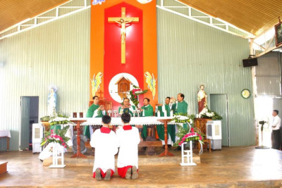 Thánh lễ khởi công xây dựng nhà thờ Giáo Họ Đak Hà