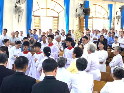   Chầu Lượt thay Giáo Phận