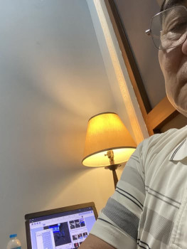 Tự tình đêm khuya