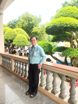 Cầm tay nhau em nhé