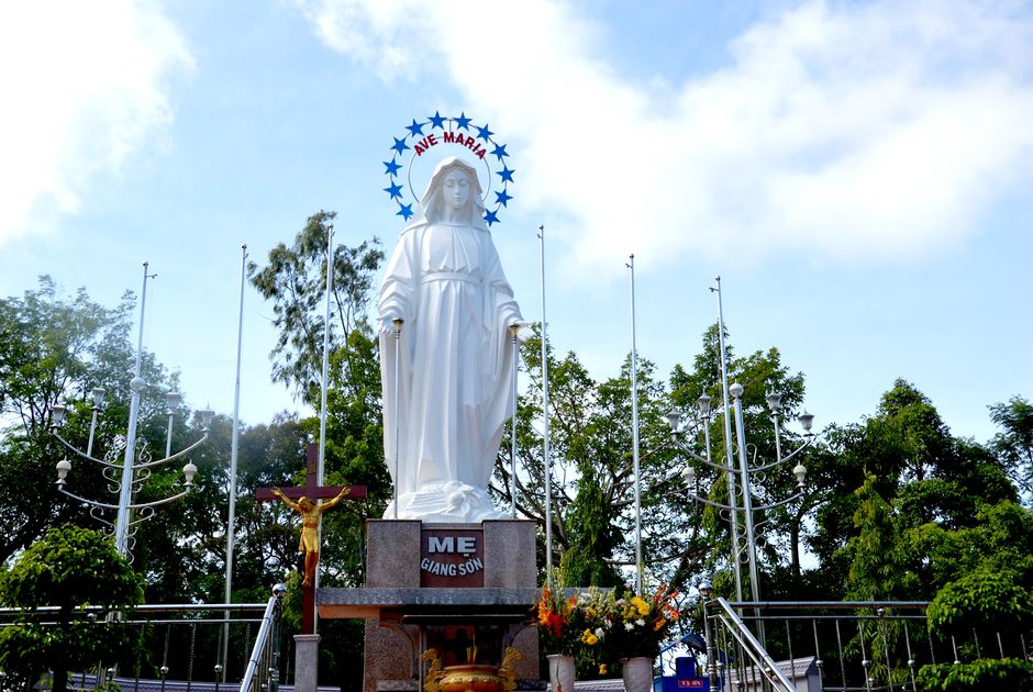 Kính Chào Mẹ Giang Sơn