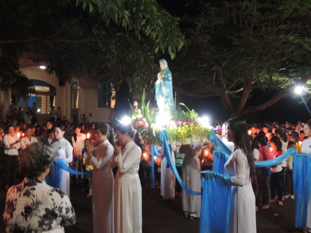 Giáo xứ Thổ Hoàng Khai Mạc Tháng Hoa