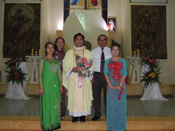 Giáo xứ Thổ Hoàng:Thánh Lễ tạ ơn của tân linh mục