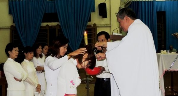 Thánh Lễ Rửa tội tân tòng