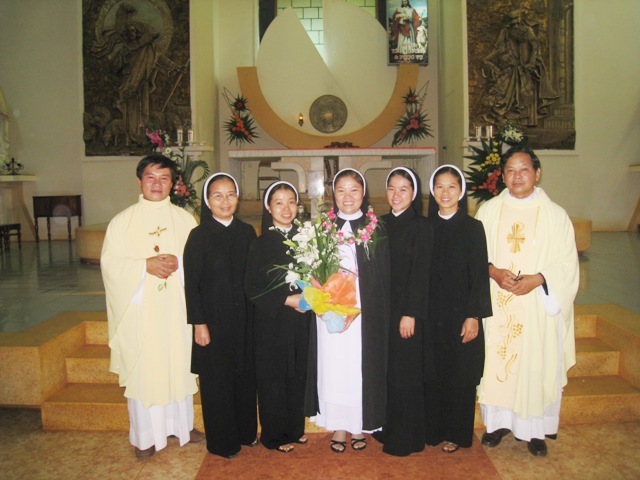 Nữ tu Marinô Giuse Nguyễn Thị Ánh Nguyệt mừng Lễ Tạ Ơn Vĩnh Khấn
