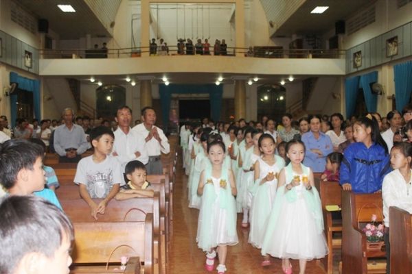 Giáo xứ Thổ Hoàng  Tháng Năm  Kính Đức Mẹ