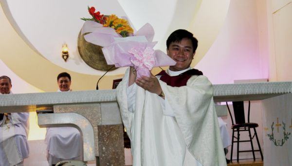 Thánh lễ cung hiến Đền Thờ Latêranô và  tân Linh mục  tạ ơn