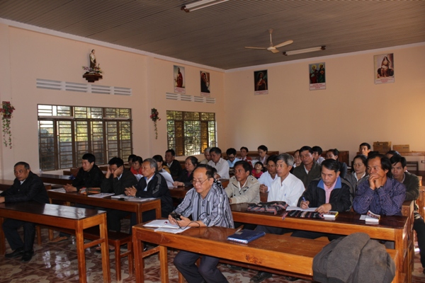 Ban loan báo Tin Mừng vùng Tô-ma giáo hạt Đăkmil họp mặt