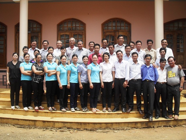 Gia Trưởng Và Các Bà Mẹ GX Đông Sơn Mừng Lễ  Cha Giuse