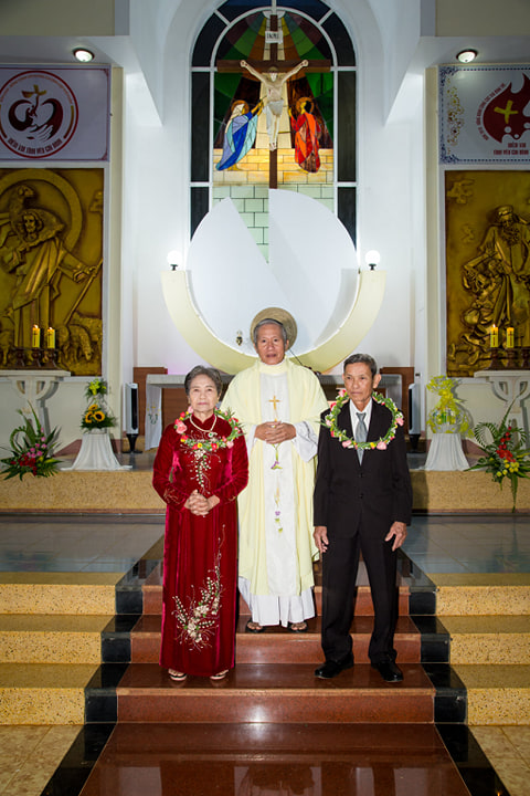 Thánh lễ tạ ơn Kim Khánh Hôn Phối