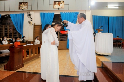 Giáo xứ Thổ Hoàng Thánh Lễ Rửa Tội Tân Tòng