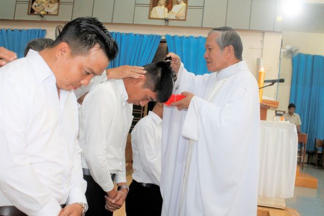 Thánh lễ Rửa tội Tân tòng