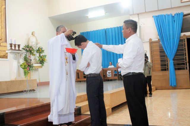 Thánh lễ Rửa Tội tân tòng