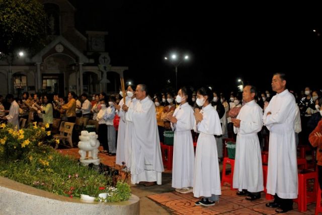 Giáo xứ Thổ Hoàng-Thánh lễ Trái Tim Vô Nhiễm Đức Mẹ