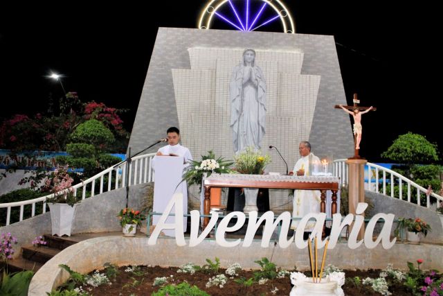 Giáo xứ Thổ Hoàng-Thánh lễ Đức Mẹ Lộ Đức