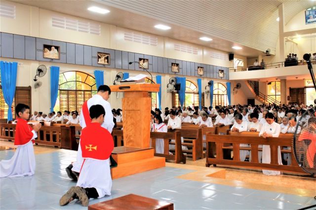 Thánh lễ lá khai mạc Tuần Thánh