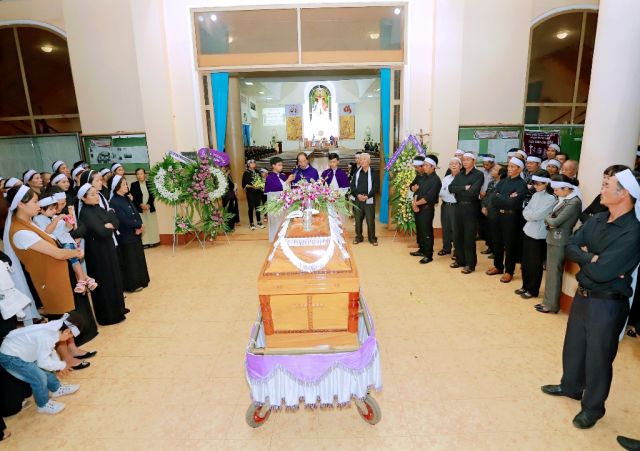  Thánh lễ an táng ông Giuse Trần Hữu Linh