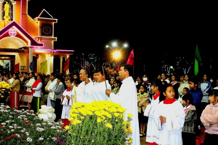 ​​​​​​​Thánh lễ Mùng 3 Tết