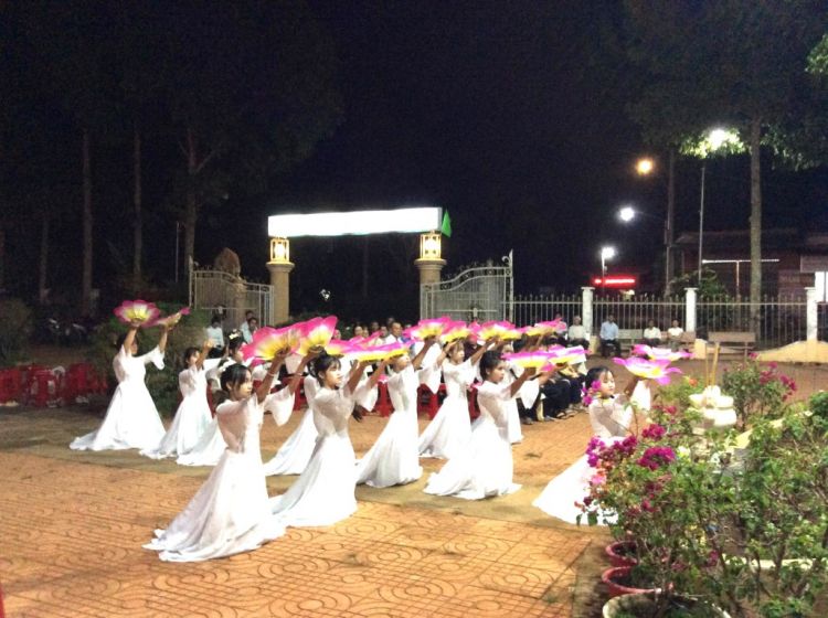 Khai Mạc Tháng Hoa