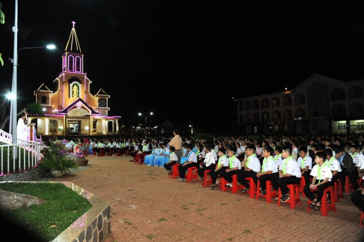 Thánh lễ kết thúc tháng Mân Côi