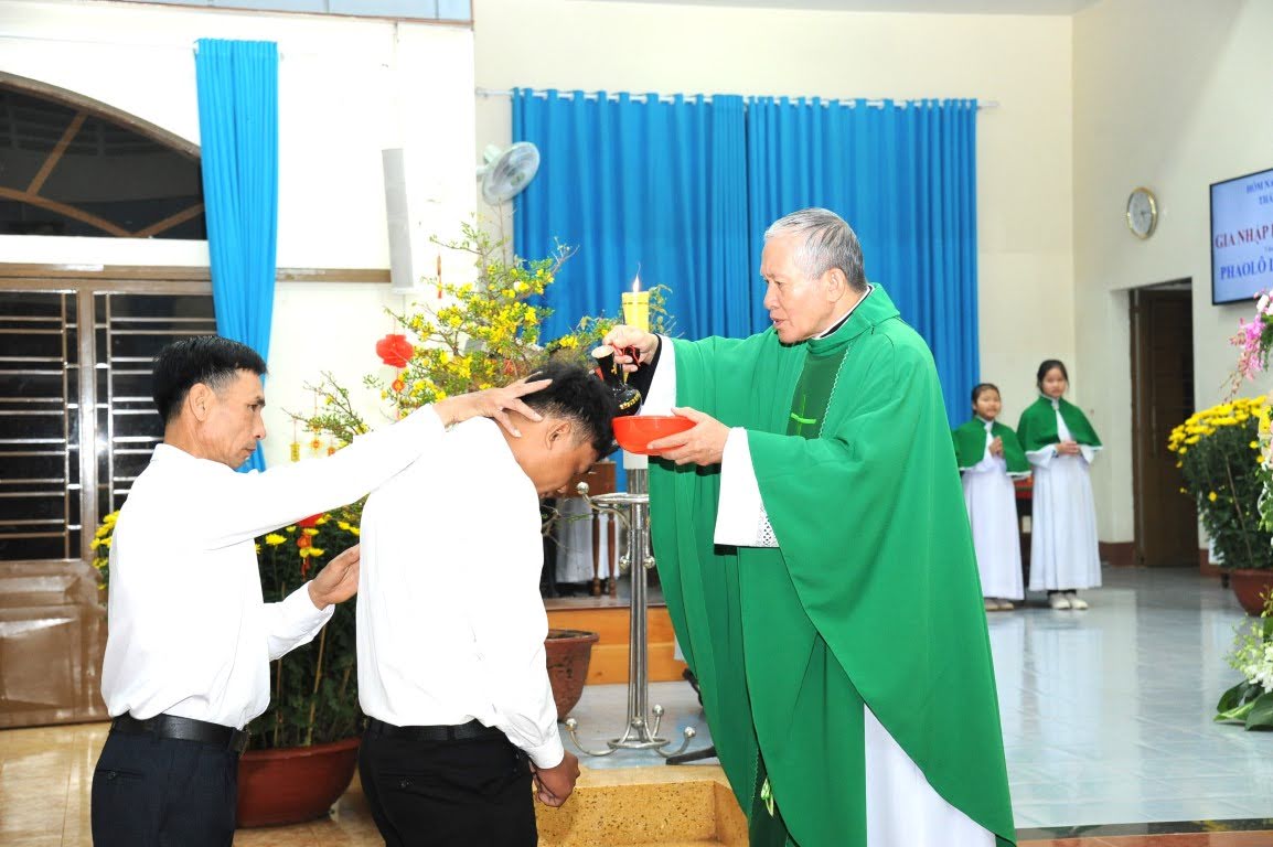 Thánh lễ Rửa Tội Tân Tòng