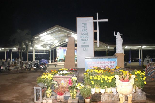 Tôi đi Viếng nghĩa trang