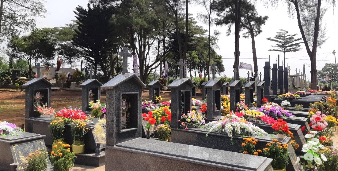 Tự tình chiều Nghĩa trang